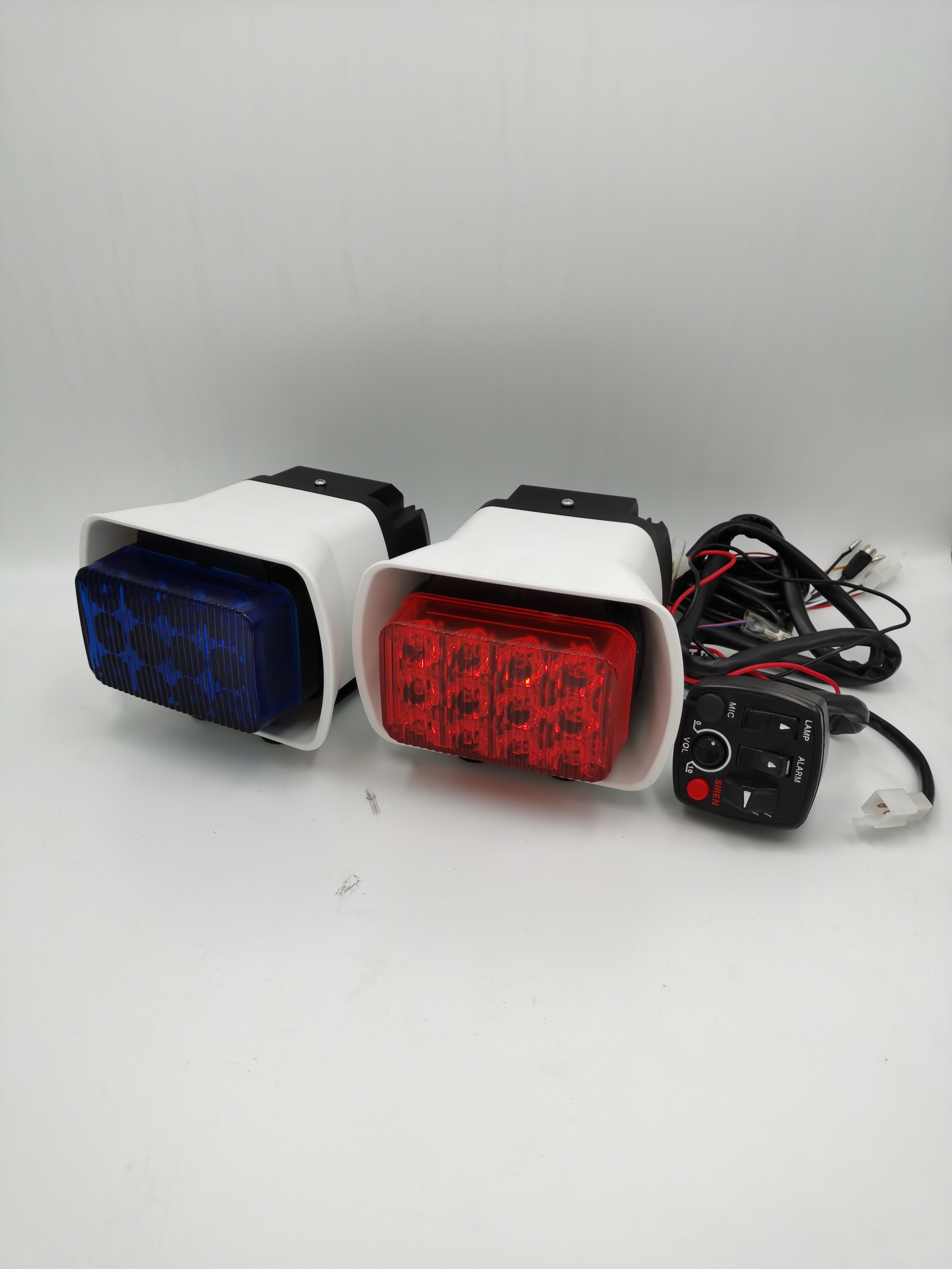 交警裝備廠家教你強光手電的保養方法